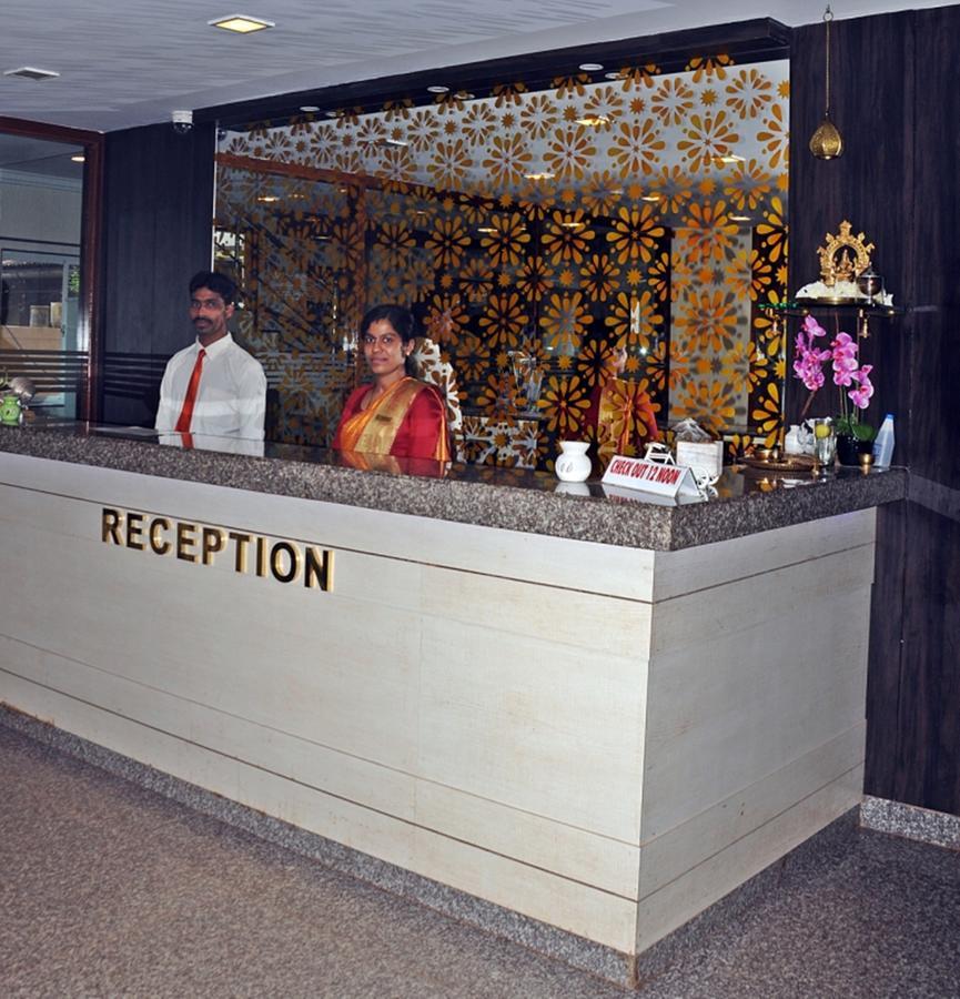 Hotel Mookambika Palace Kolluru Exterior photo